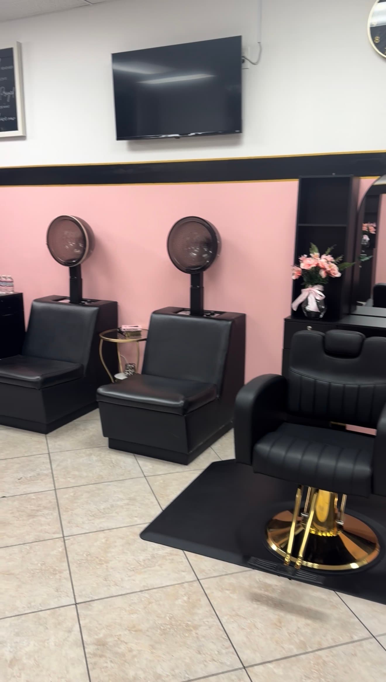 Salon Booths for Rent